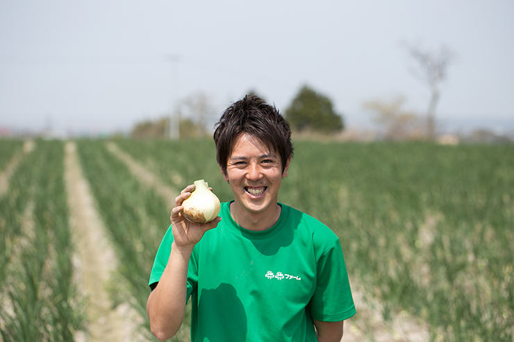 淡路島玉ねぎ　蜜玉の生産者2525ファームの迫田瞬さん