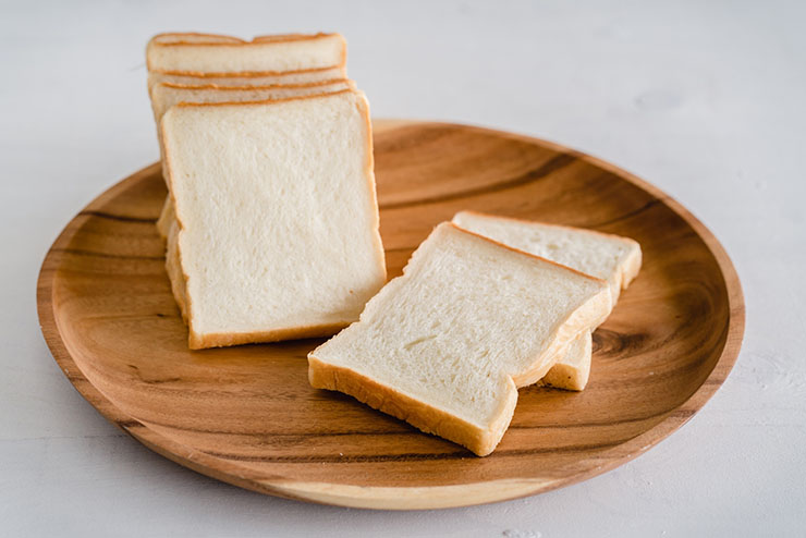 カツに合う食パンは、試食を重ねて選び抜きました！